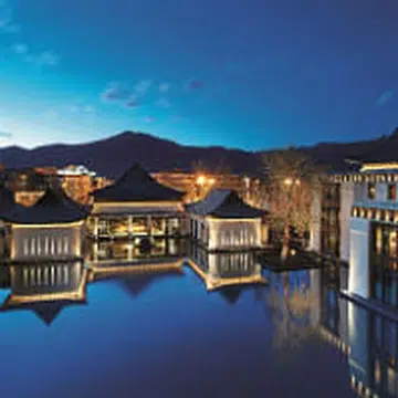 8 best luxury hotels around the world you must visit thumbnail.jpg