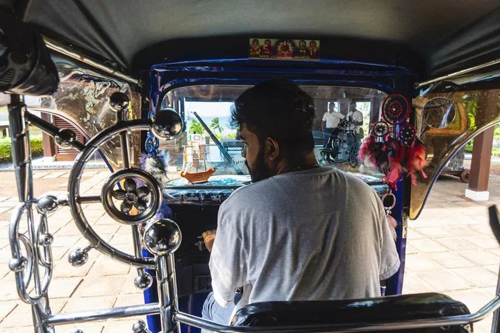 A typical tuk-tuk in Galle. (Photo: Vincent Zhuang)