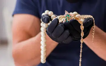 my boyfriend stole my jewellery