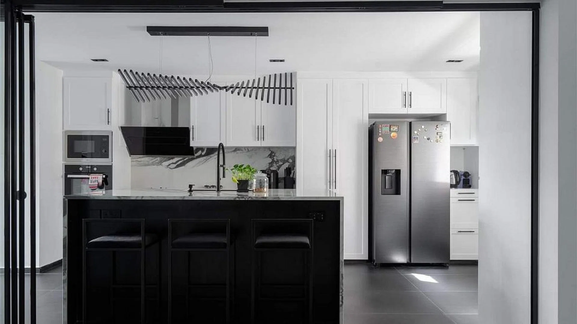 hdb tampines monochrome luxe hotel