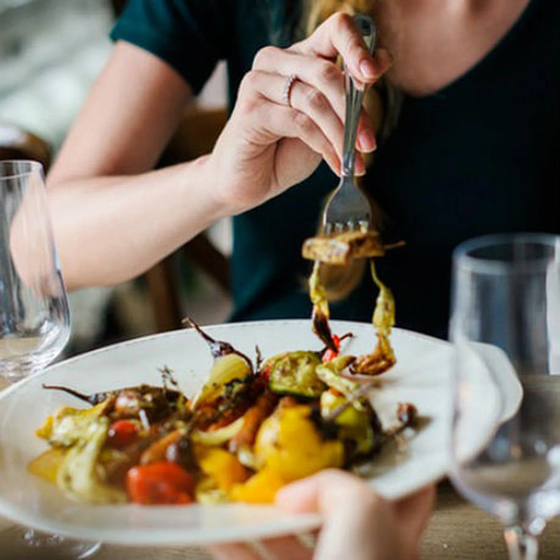 dining_women