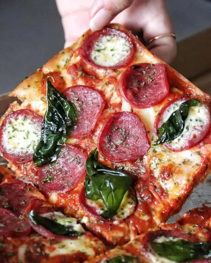 Pepperoni pizza from Goldenroy.