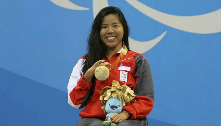 Gold medal and new world record for Singapore swimmer Yip Pin Xiu MEDAL
