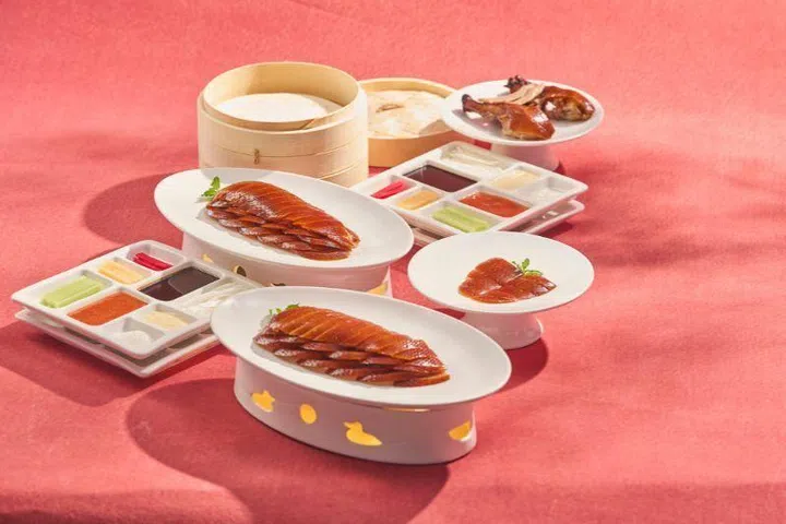 rws-dining-feature-peking-chamber-duck