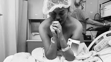 chrissy-teigen-miscarriage