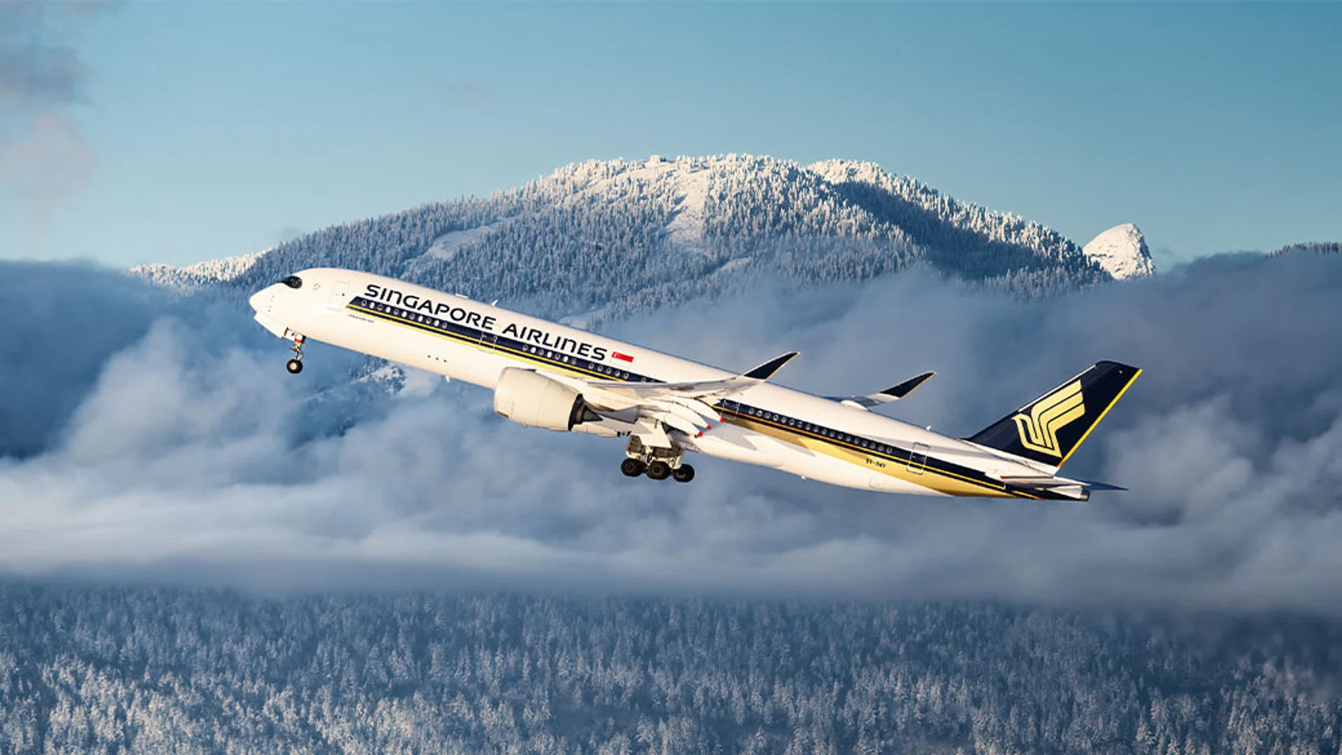 singapore airlines plane flying | SIA and scoot to drop over 380,000 discounted tickets this October