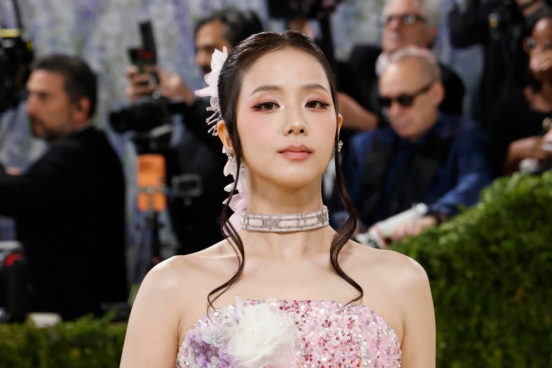 NEW YORK, NEW YORK - MAY 04: Jisoo attends the 2026 Met Gala celebrating "Costume Art" at Metropolitan Museum of Art on May 04, 2026 in New York City.  (Photo by Taylor Hill/Getty Images)