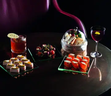 Ritz-Carlton, Millenia Singapore Republic Bar plateware