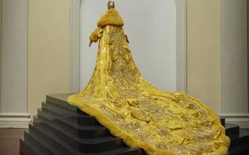 1_huang_huang_hou_yellow_queen