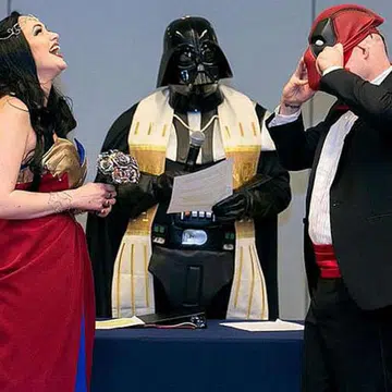 wonder_woman_deadpool_wedding