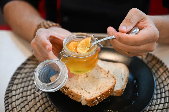 Syrup made from orange.

Story on how to turn your mandarin orange peels into syrups, tea, infused oils, and natural cleaners.