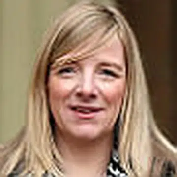 Sarah Burton 90.jpg