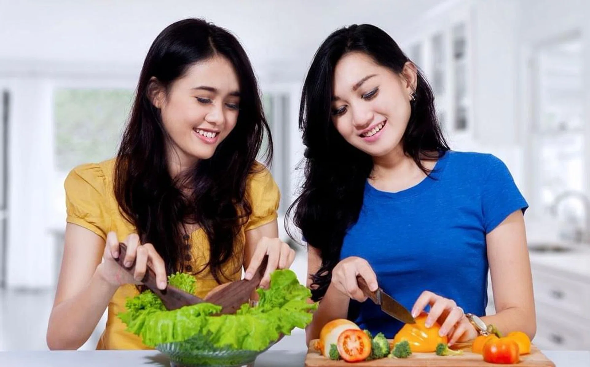 girl_cooking_rect