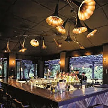 6 awesome bars on Friday the green door thumbnail.jpg