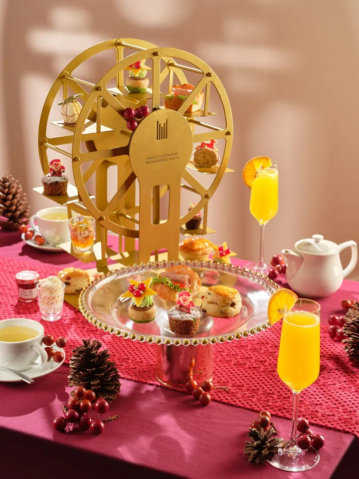 Grand Copthorne Waterfront Hotel Singapore’s Festive Afternoon Tea.