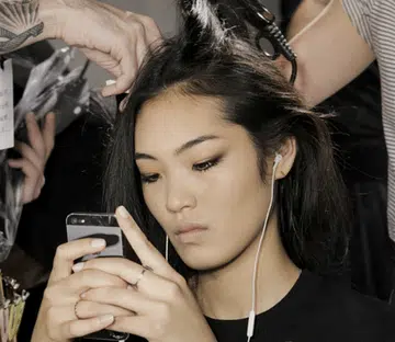 4_tricks_to_treat_an_oily_scalp_with_dry_hair_t