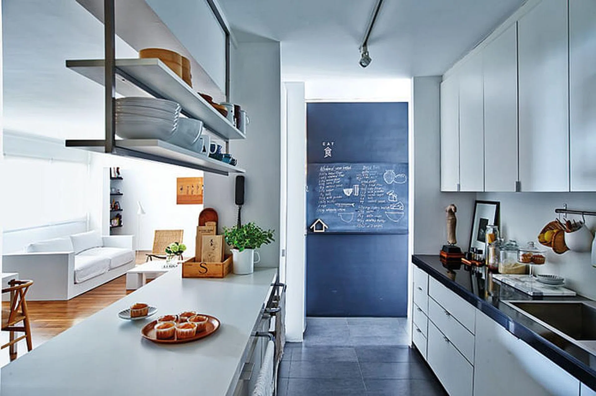 42825-carefully-curated-five-room-hdb-flat