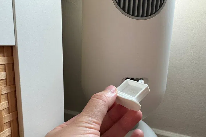 Concealed aroma box in the Mistral Tower Fan.