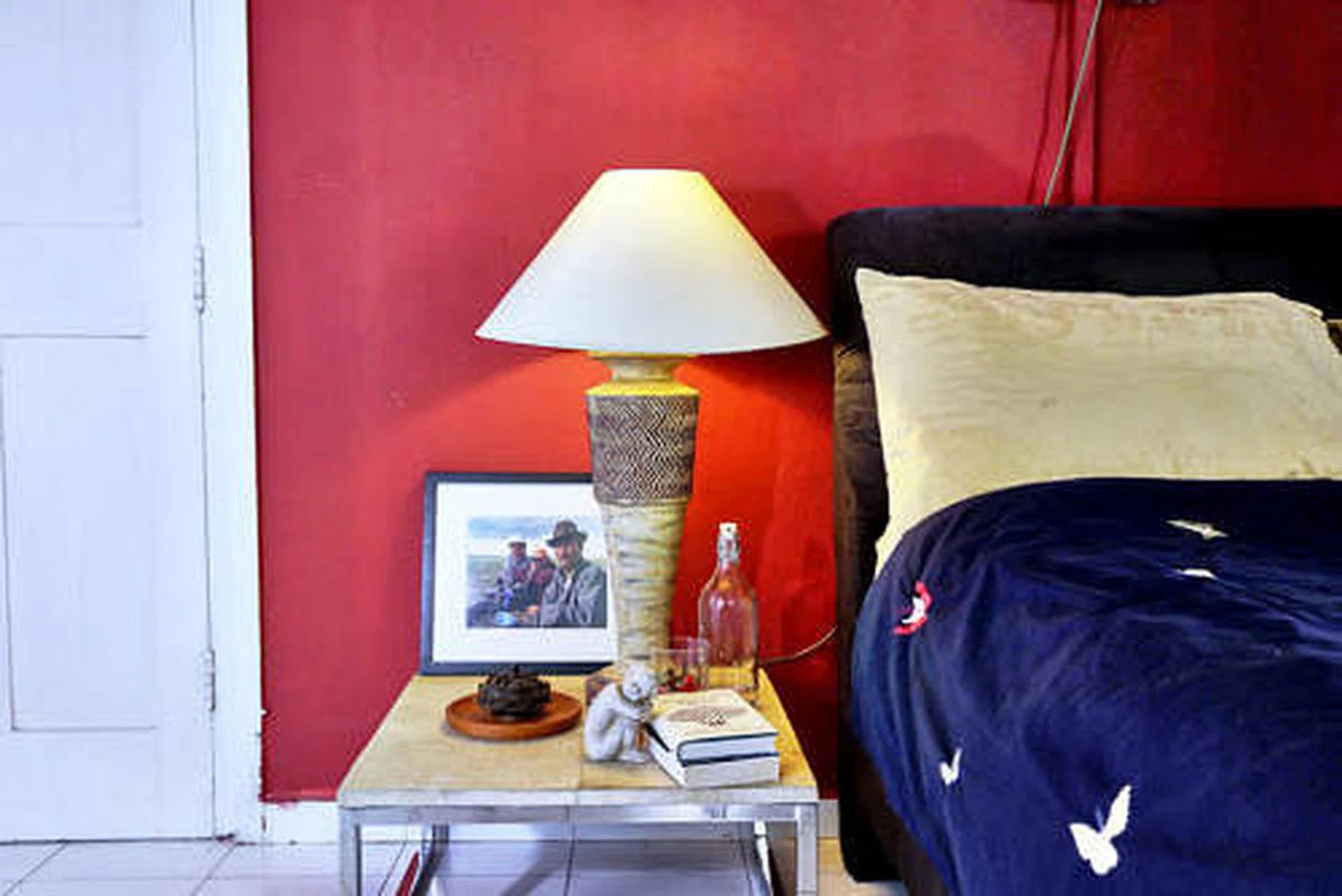 67498-these_decorating_tips_will_make_any_bedroom_look_better_bedside_table