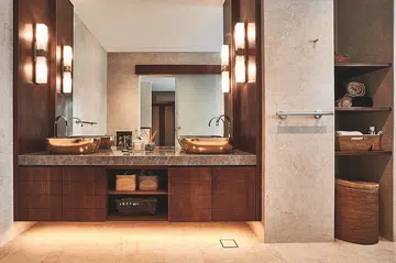 86211-black_n_white_house_sconces