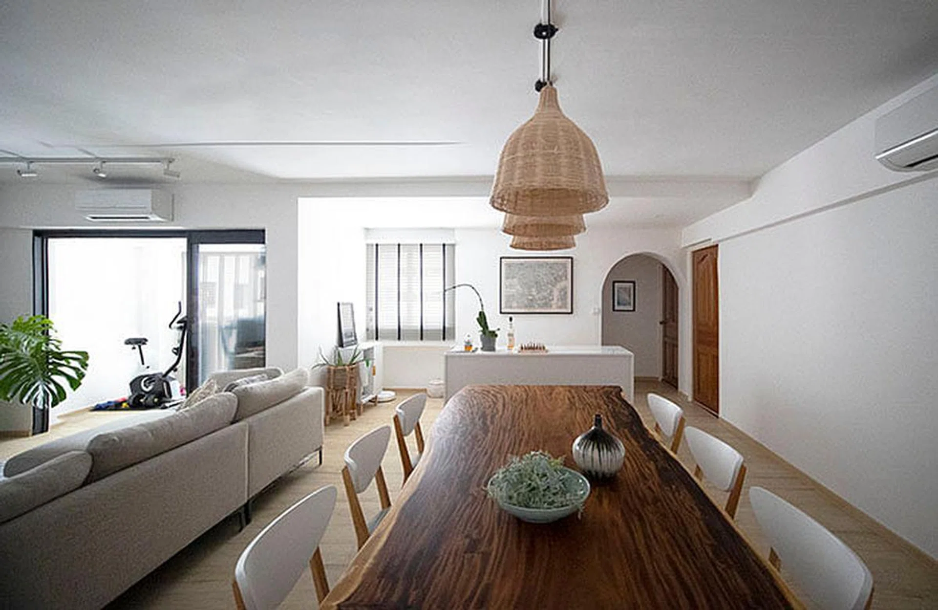 Distinct Identity Interior Design Studio Review: Executive apartment in Hougang 1,427 sq ft