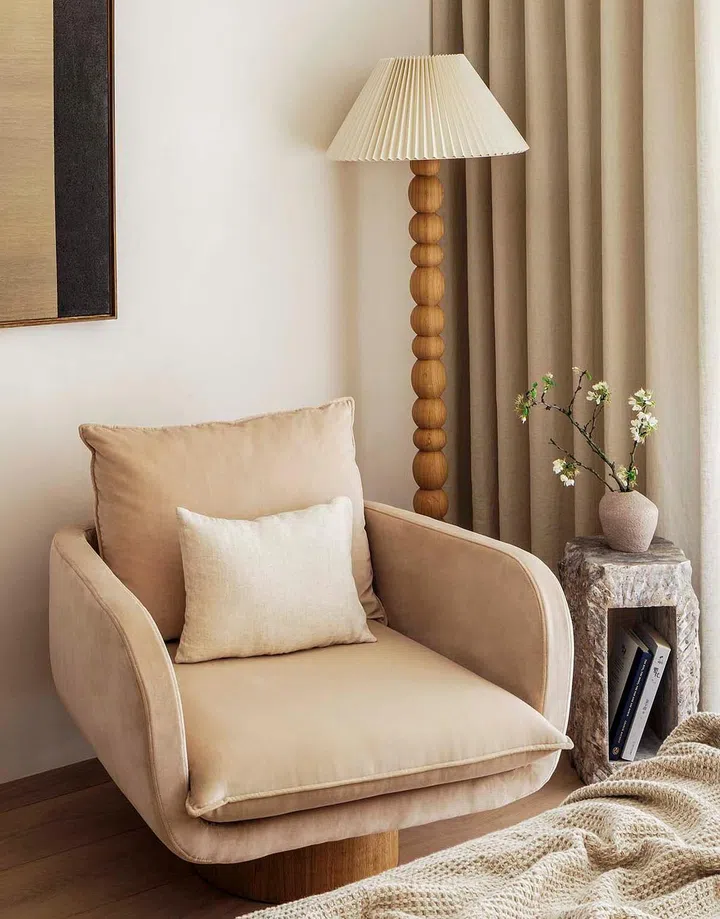 House Tour: A 3-Room Apartment in Central London Designed In Line With Feng Shui Principles (Photo Vigo Jansons; Styling Libby Benggio)