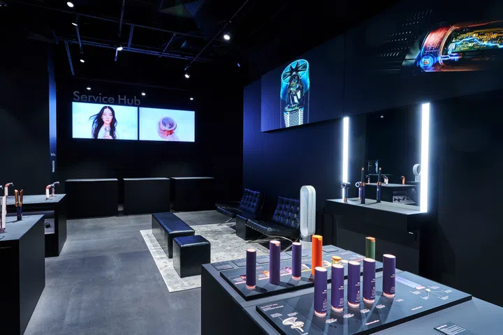 At the Dyson store and service centre in Suntec City, Dyson technicians offer on-site support including machine health checks, maintenance tips, and ongoing care advice for every Dyson owner.