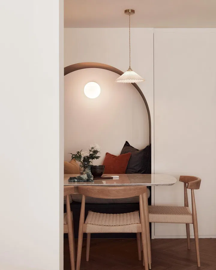 Almost every space comes with awkward angles and corners instead of the standard square or rectangular spaces, which posed challenges to space planning, furniture layouts and construction of customised solutions.