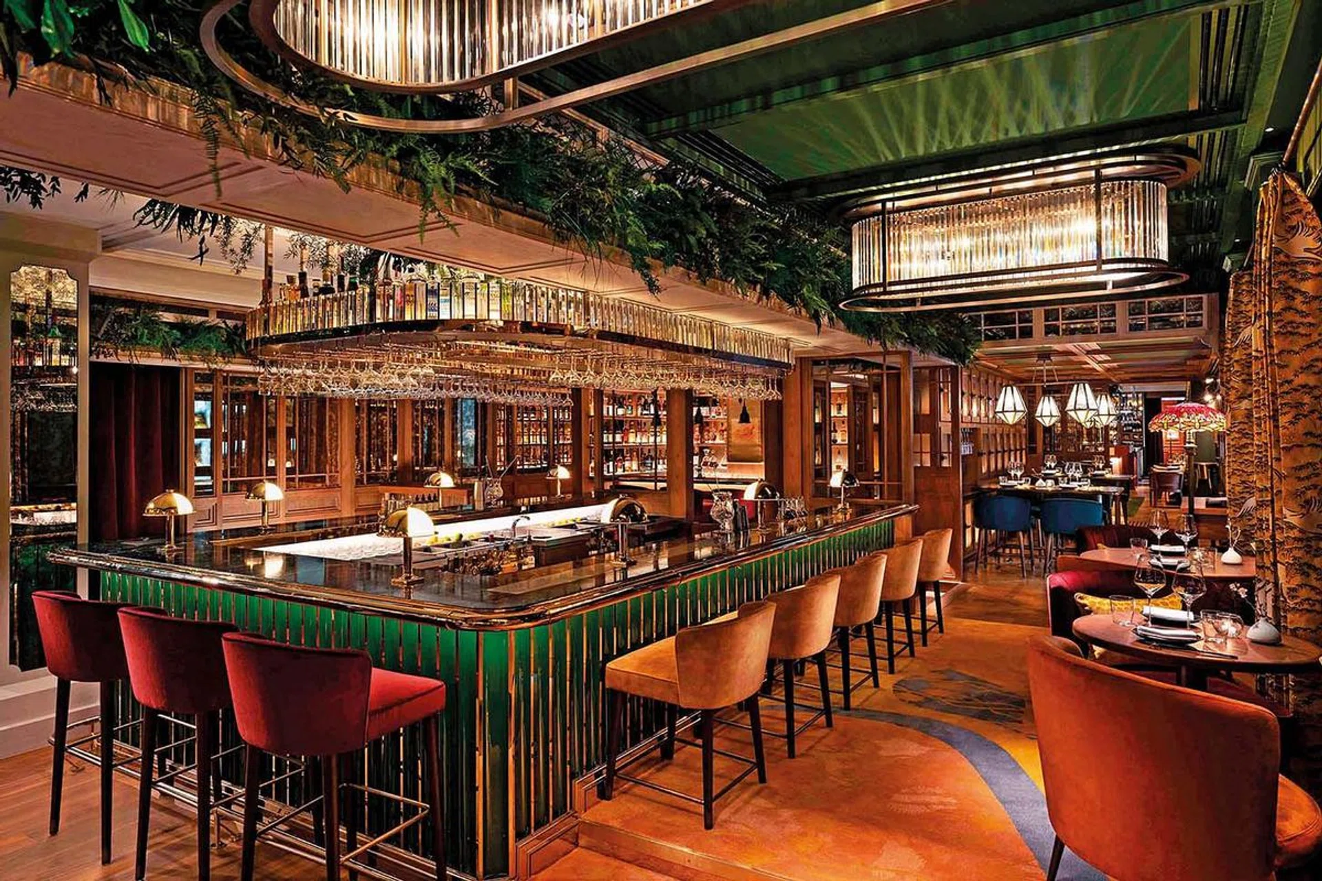 Mandarin-Oriental-Hong-Kong-Hotel-The-Aubrey-Main-Bar