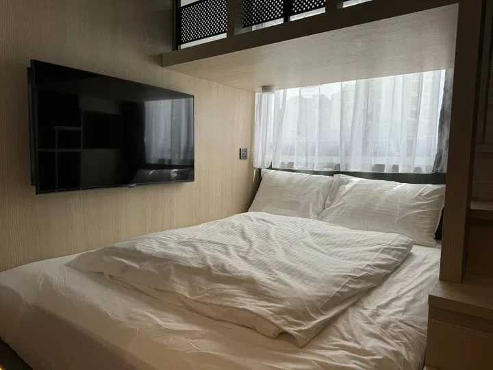 Coliwoo River Valley 268 The Loft Room, featuring the queen bed.