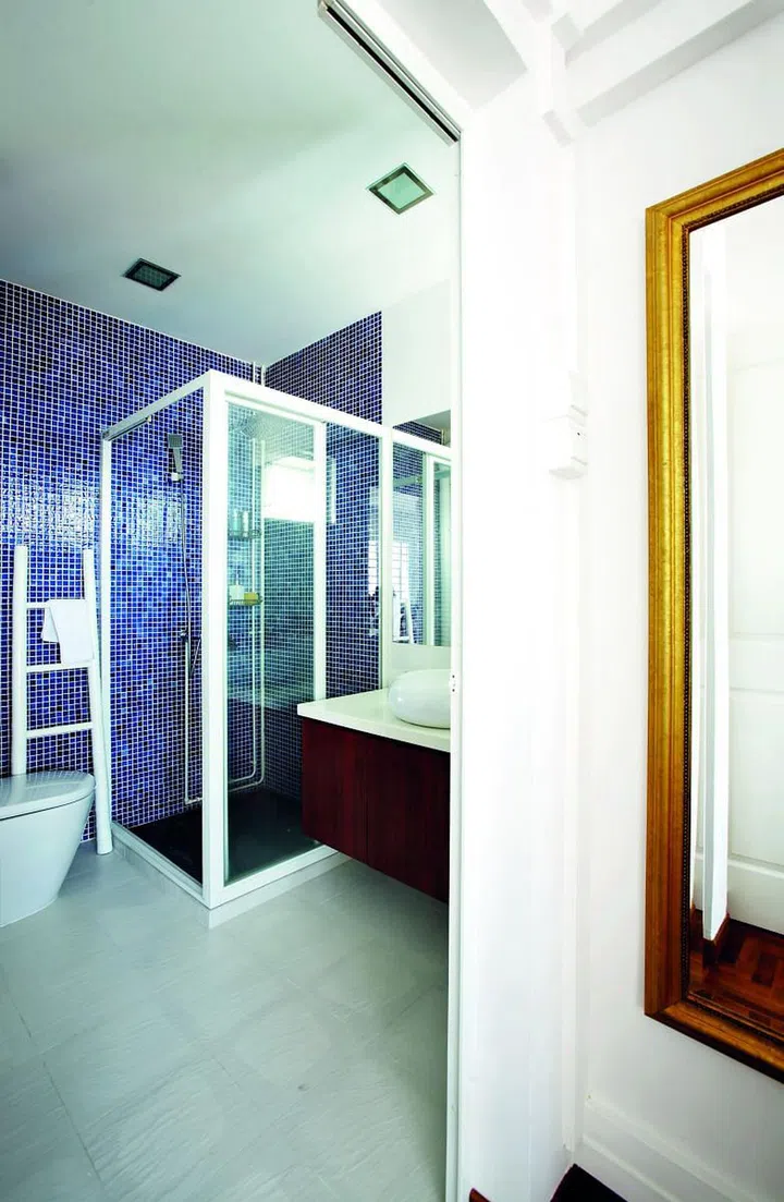 mosaic tiles, bathroom, shower screen, hotel inspired, suite