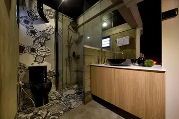 edge_interior