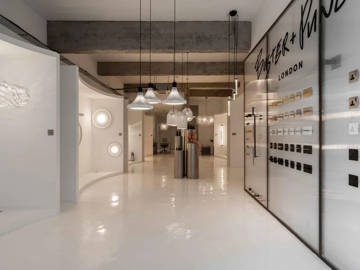 Sol Luminaire The Lab 2.1 Showroom