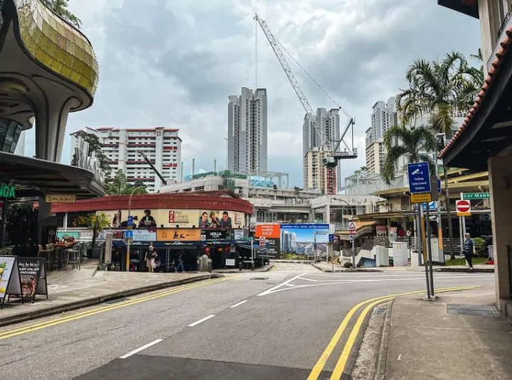 There used to be a URA car park at the end of the road but unfortunately, that’s all been disrupted by the construction of One Holland Village Residences.