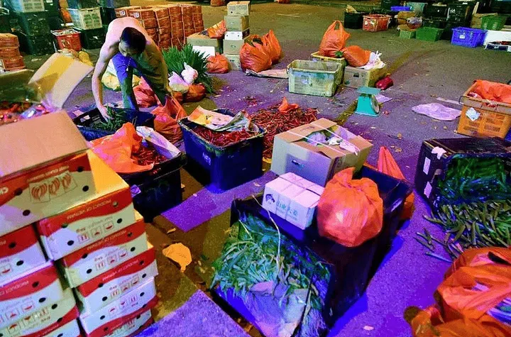 JTC said it is working with SFA to identify “suitable relocation sites with shelter and proper facilities” where the vendors can continue their businesses. ST PHOTO: DESMOND FOO