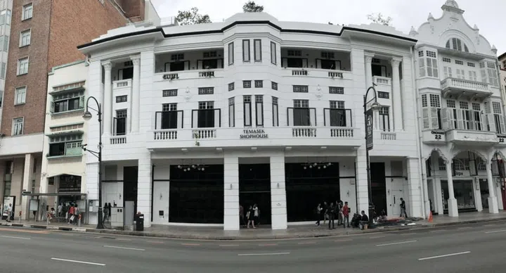 Temasek Shophouse at Dhoby Ghaut was fitted with upcycled furniture and furniture made from recycled materials. Photo from Miniwiz.