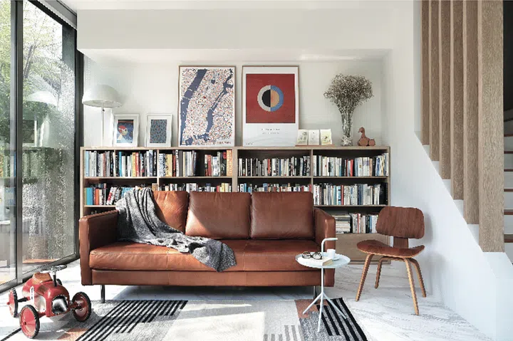 Create an effortlessly chic backdrop for your living room. Interior Design: Eightytwo