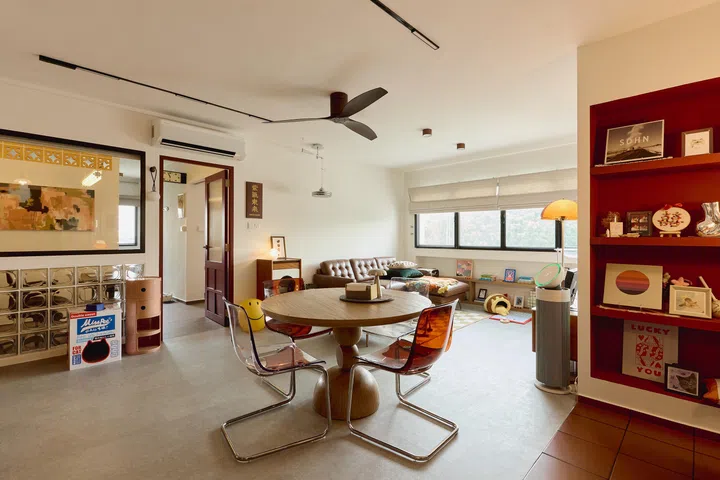 Choose from light-filtering to full blackout custom blinds. Samantha and her husband opted for a lighter blind, allowing in natural light.