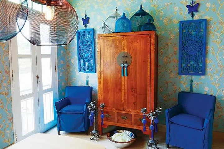 Mu Dan second hand furniture shop was located at Cluny Court, Bukit Timah