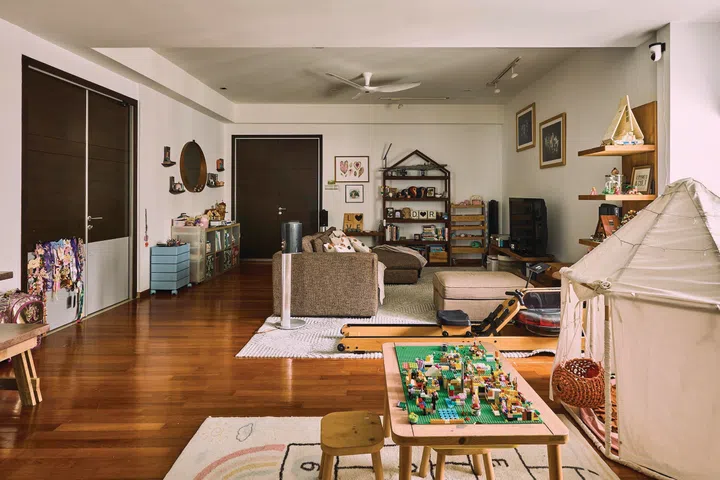 The family area is an extension of the girls’ playroom where they can dabble in hobbies.