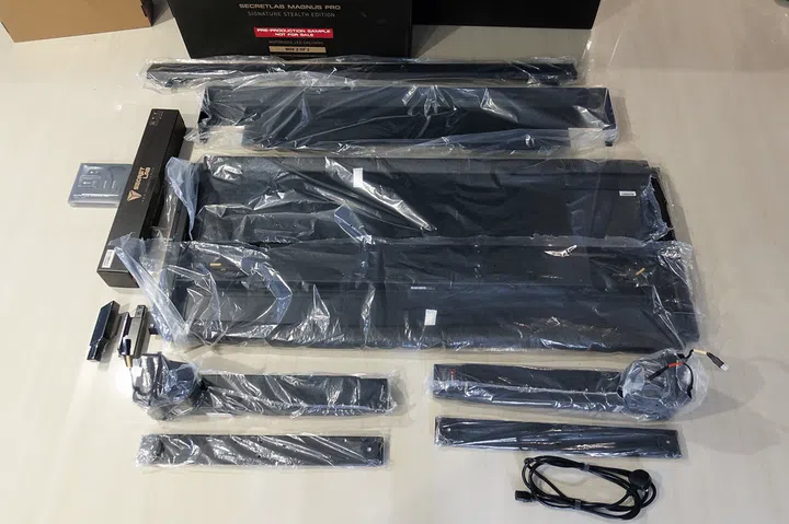 Unboxing parts of the Secretlab Magnus Pro metal desk. Photo from Hardwarezone