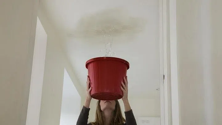 HDB Ceiling Leaking Water: What to do, how to fix, repair costs? (2023)