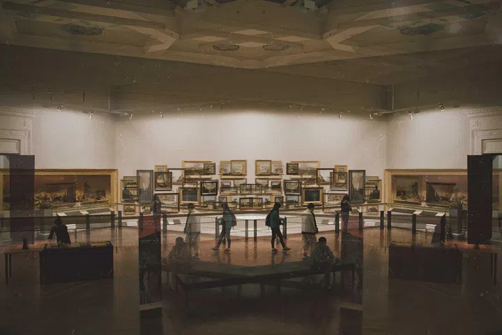 How To Buy Art: 6 Beginner's tips from a professional art editor