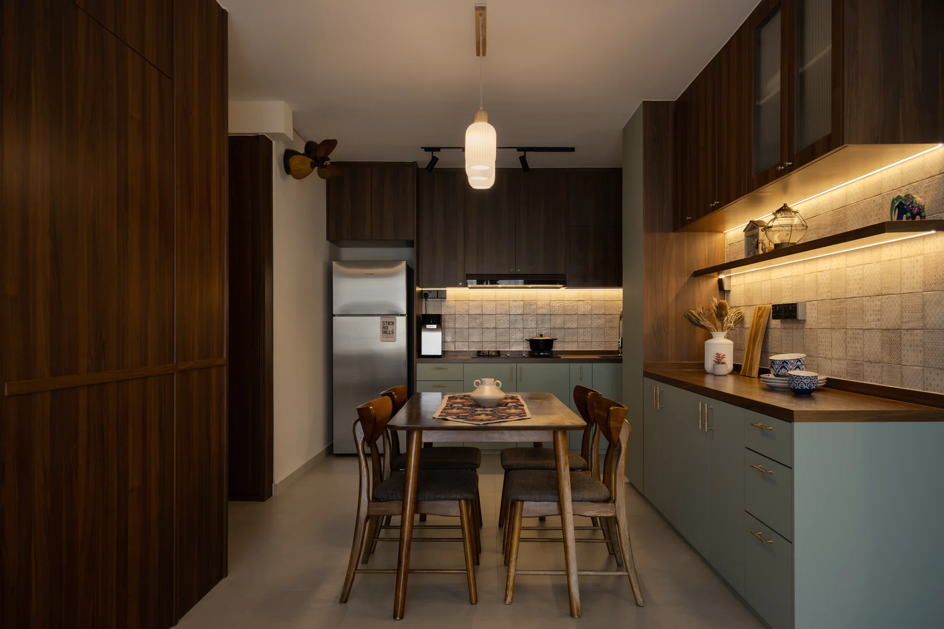 Light cabinetry, open space, and clever zoning—this kitchen feels as good as it functions. Image from Studio L’arc.