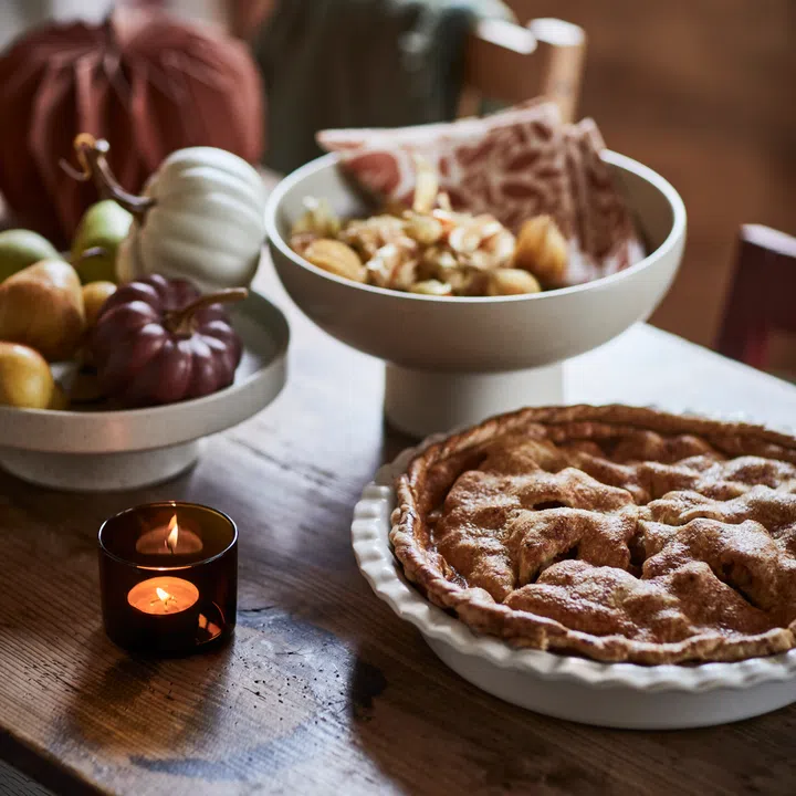HÖSTAGILLE Pie Dish (Off-white, 32 cm) $19.90