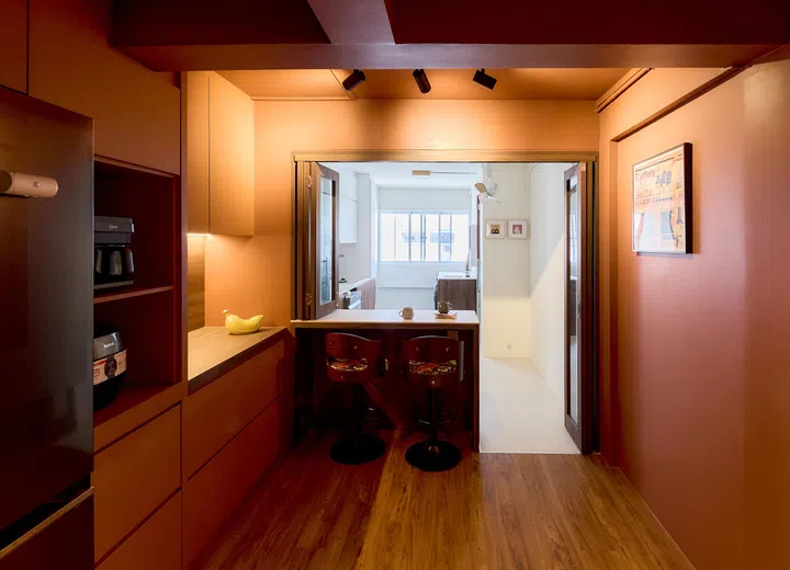 Dry kitchen in a 5-room HDB flat in Yishun, designed by Homely Matters Pte Ltd.