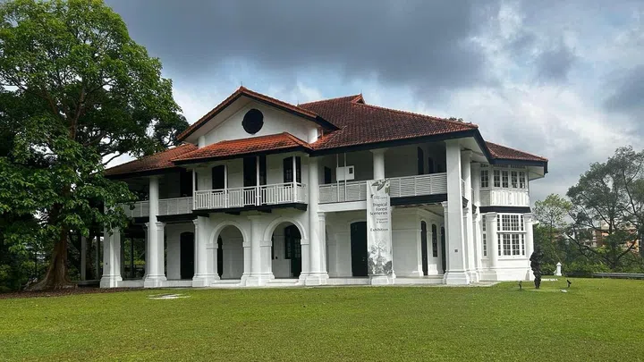 The Forest Discovery Centre, near the Botanic Gardens, is the oldest preserved Black-and-White Bungalow in Singapore.
