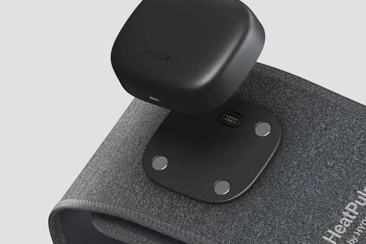 The detachable control pod makes for easy charging of the unit. 