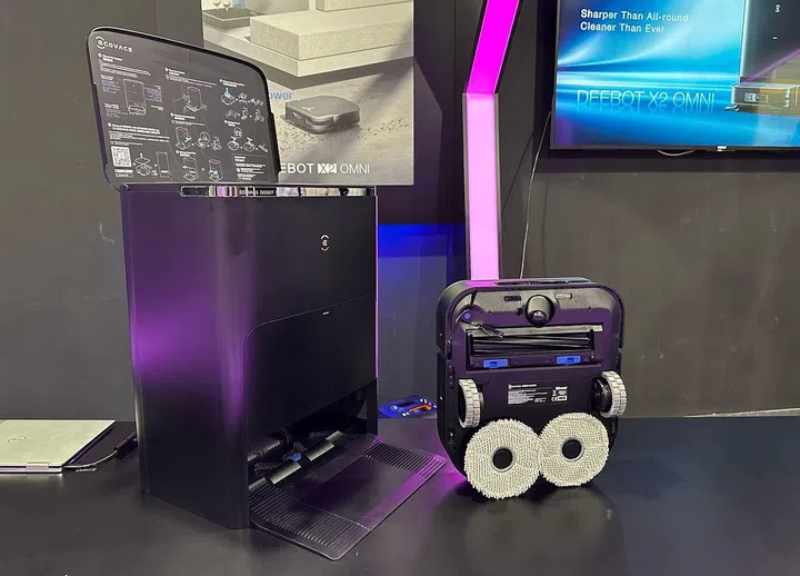 Overview of the Deebox X2 Omni robot vacuum cleaner
