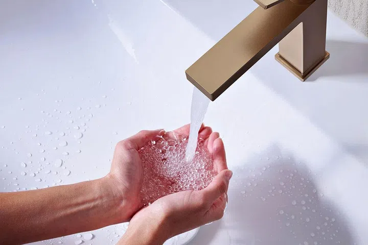 The Hansgrohe Tecturis E/S basin mixer reflects a growing trend towards seamless fixtures with minimalist and sleek designs.